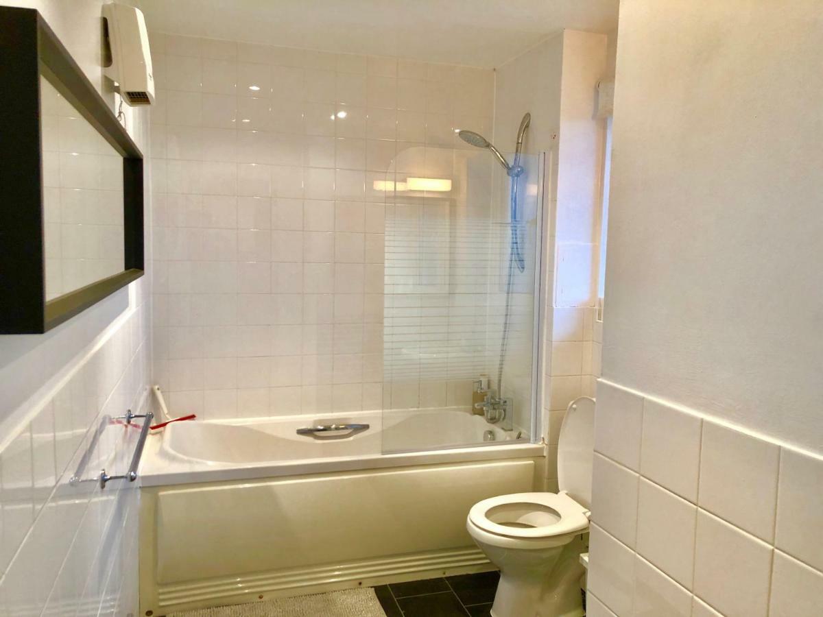 2 Bedrooms Modern Apartment, Lounge, Full Kitchen, Balcony, 5 Minutes Stratford Station London Ngoại thất bức ảnh
