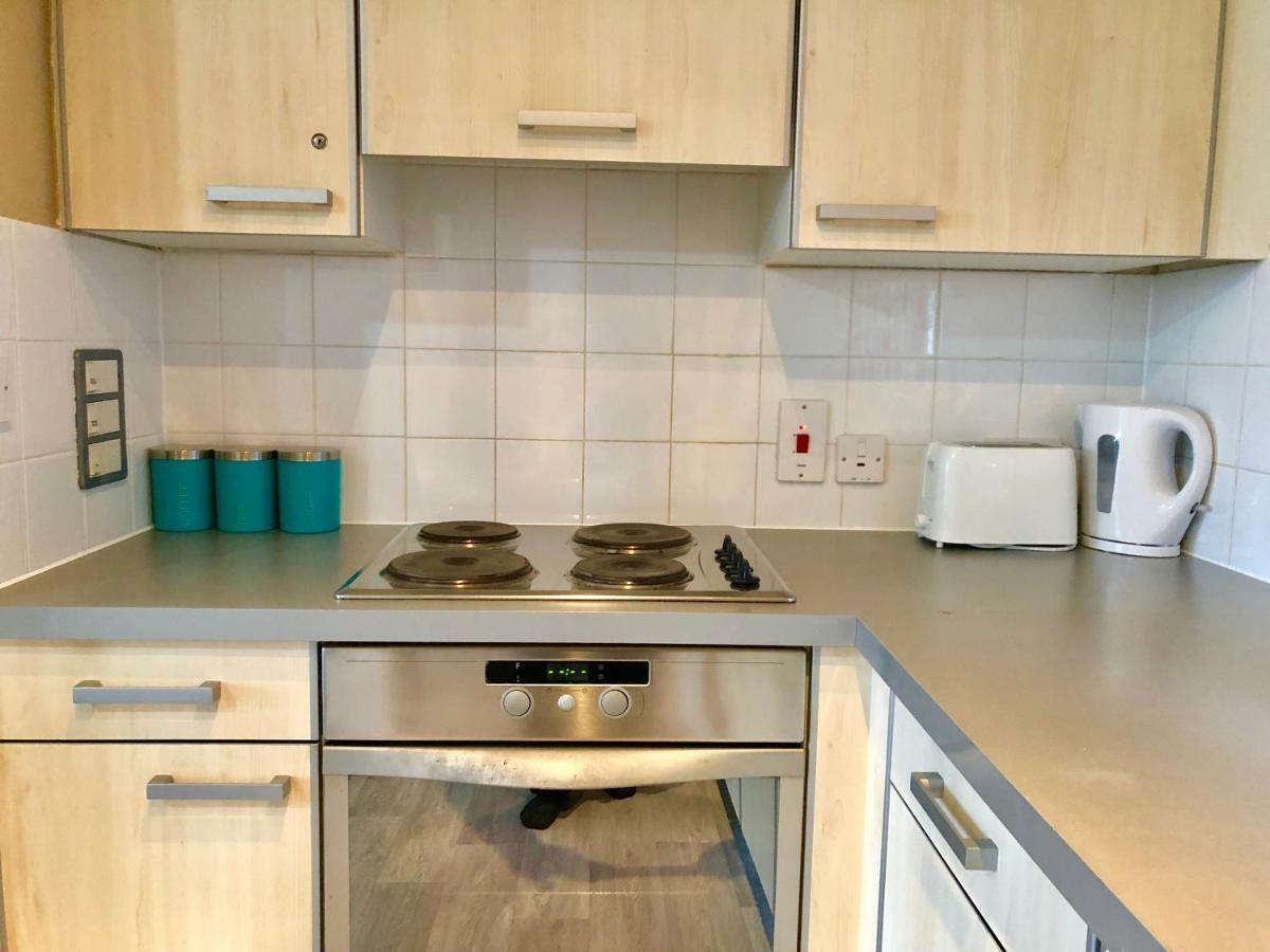 2 Bedrooms Modern Apartment, Lounge, Full Kitchen, Balcony, 5 Minutes Stratford Station London Ngoại thất bức ảnh