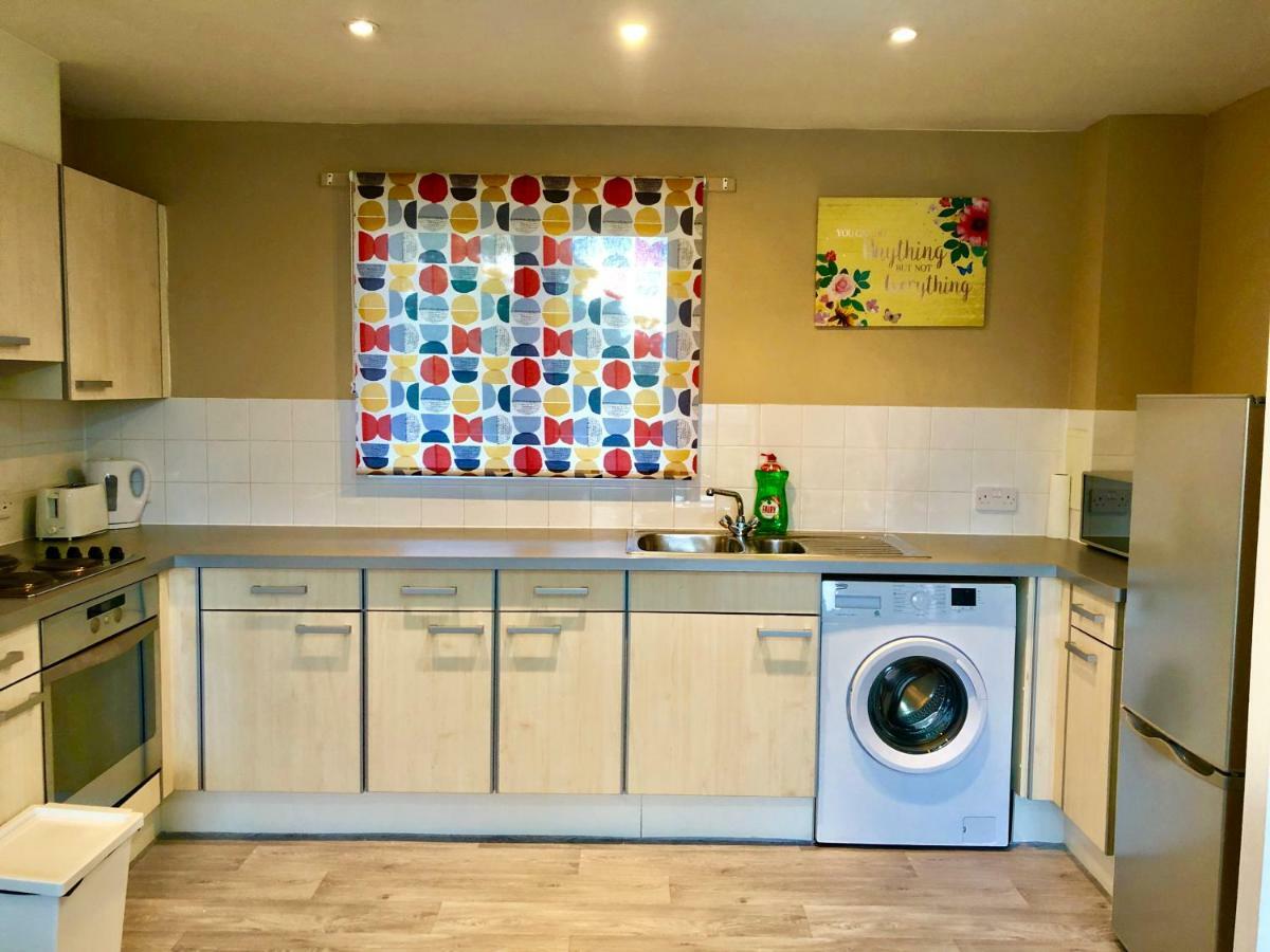 2 Bedrooms Modern Apartment, Lounge, Full Kitchen, Balcony, 5 Minutes Stratford Station London Ngoại thất bức ảnh