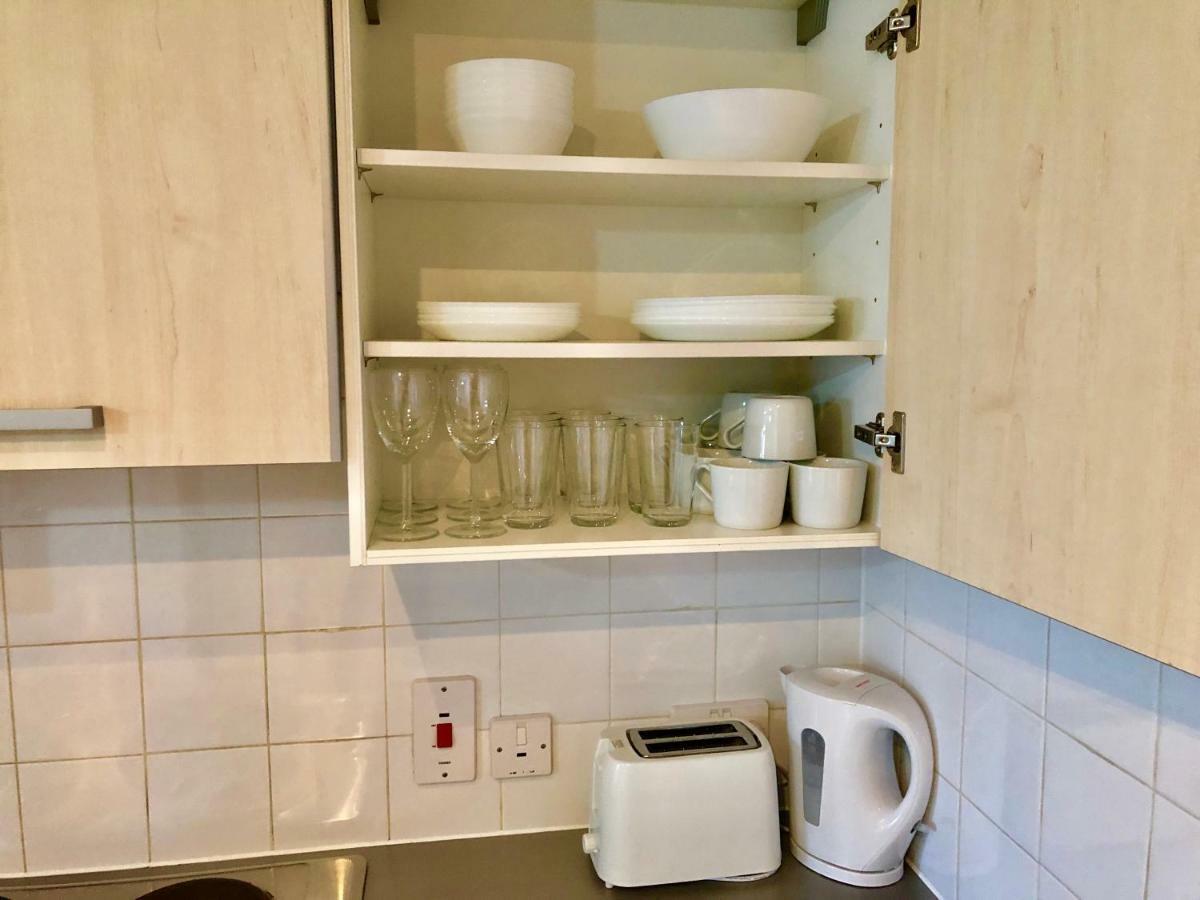 2 Bedrooms Modern Apartment, Lounge, Full Kitchen, Balcony, 5 Minutes Stratford Station London Ngoại thất bức ảnh
