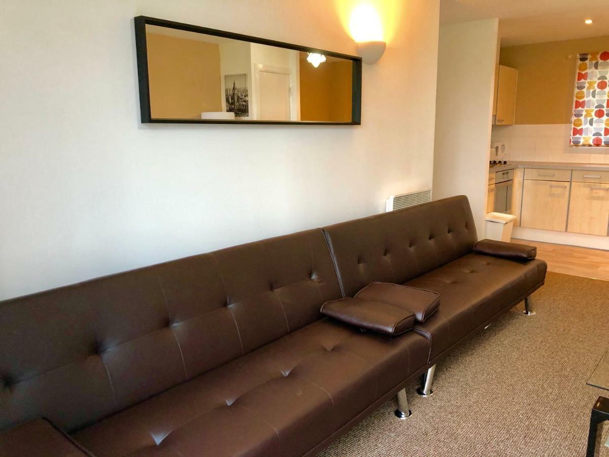 2 Bedrooms Modern Apartment, Lounge, Full Kitchen, Balcony, 5 Minutes Stratford Station London Ngoại thất bức ảnh