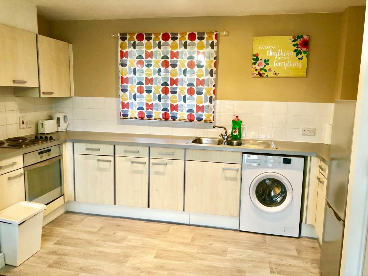2 Bedrooms Modern Apartment, Lounge, Full Kitchen, Balcony, 5 Minutes Stratford Station London Ngoại thất bức ảnh
