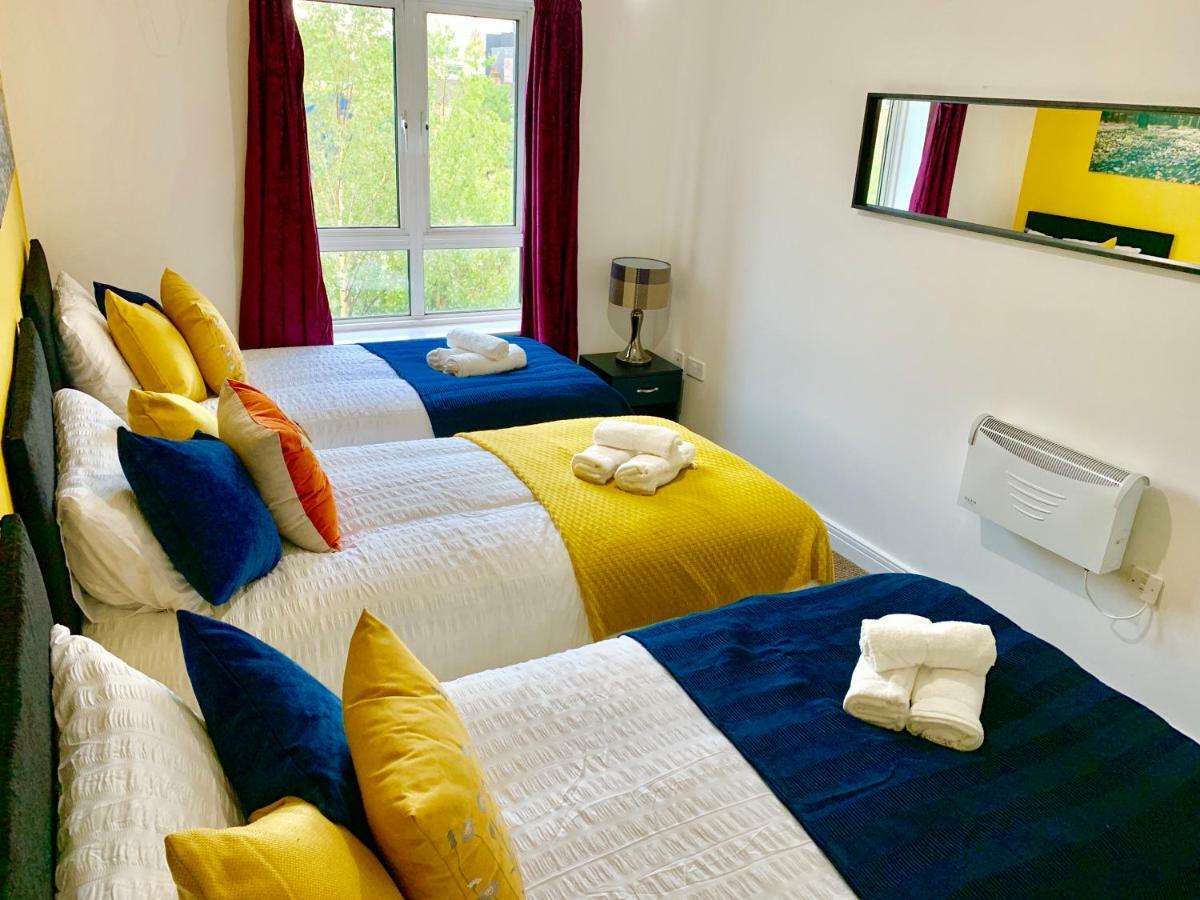 2 Bedrooms Modern Apartment, Lounge, Full Kitchen, Balcony, 5 Minutes Stratford Station London Ngoại thất bức ảnh