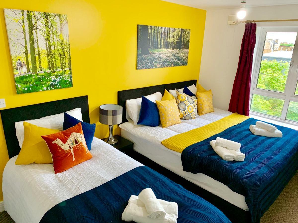 2 Bedrooms Modern Apartment, Lounge, Full Kitchen, Balcony, 5 Minutes Stratford Station London Ngoại thất bức ảnh