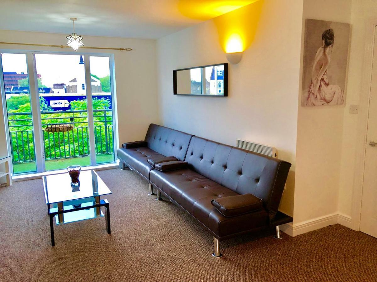 2 Bedrooms Modern Apartment, Lounge, Full Kitchen, Balcony, 5 Minutes Stratford Station London Ngoại thất bức ảnh