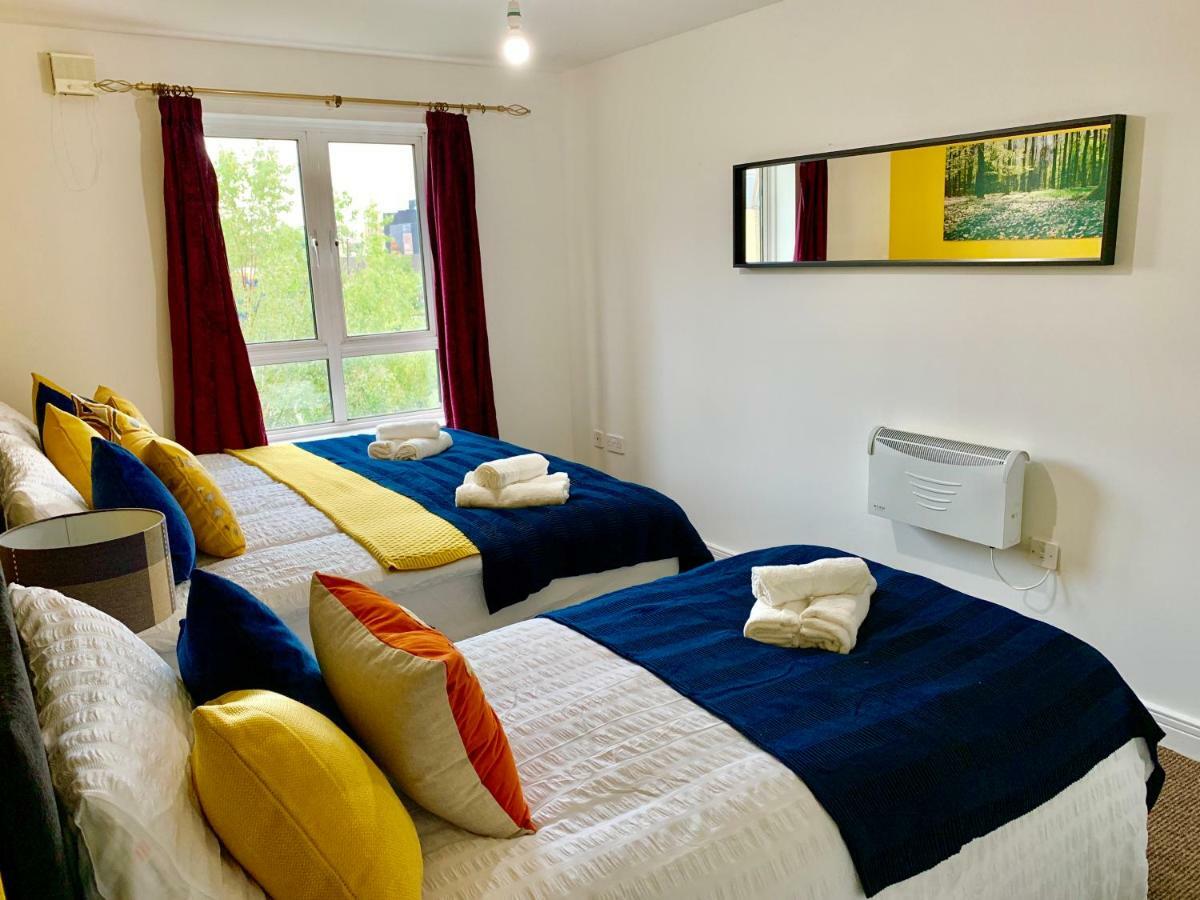 2 Bedrooms Modern Apartment, Lounge, Full Kitchen, Balcony, 5 Minutes Stratford Station London Ngoại thất bức ảnh