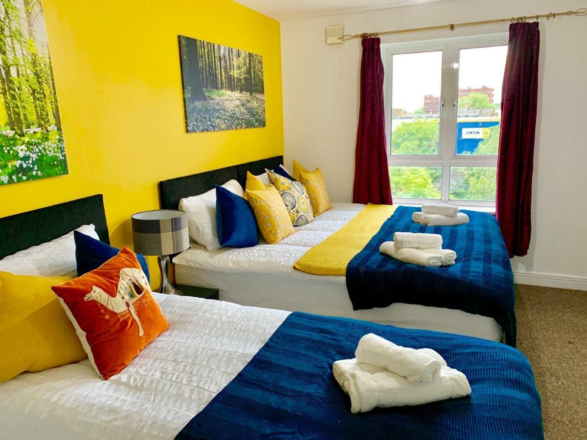2 Bedrooms Modern Apartment, Lounge, Full Kitchen, Balcony, 5 Minutes Stratford Station London Ngoại thất bức ảnh